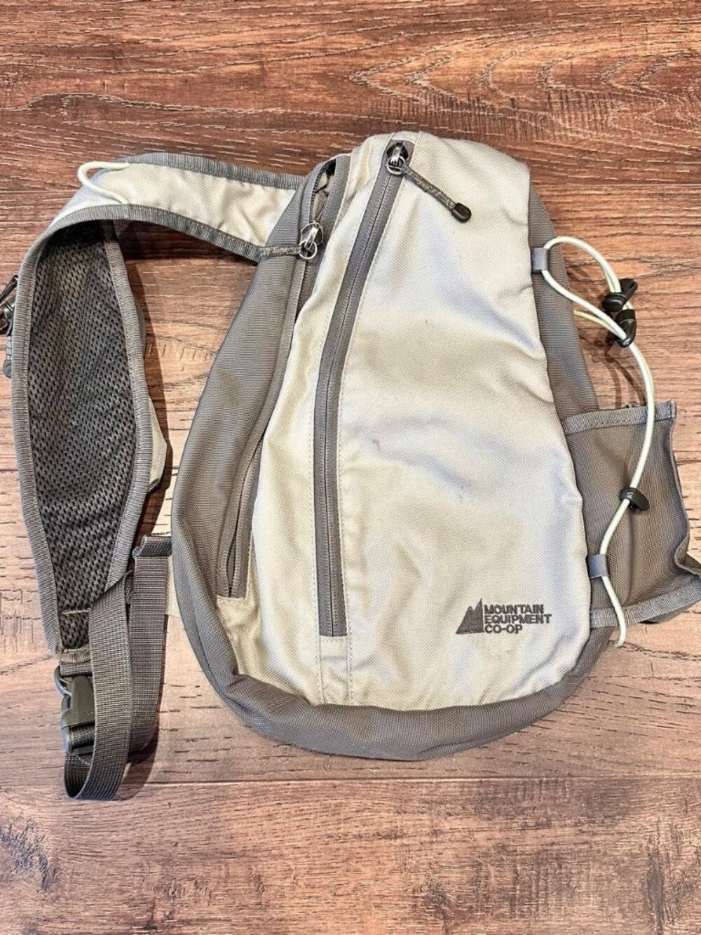 Vintage Mountain Equipment Co op MEC Gray Crossbody Bag Sling READ